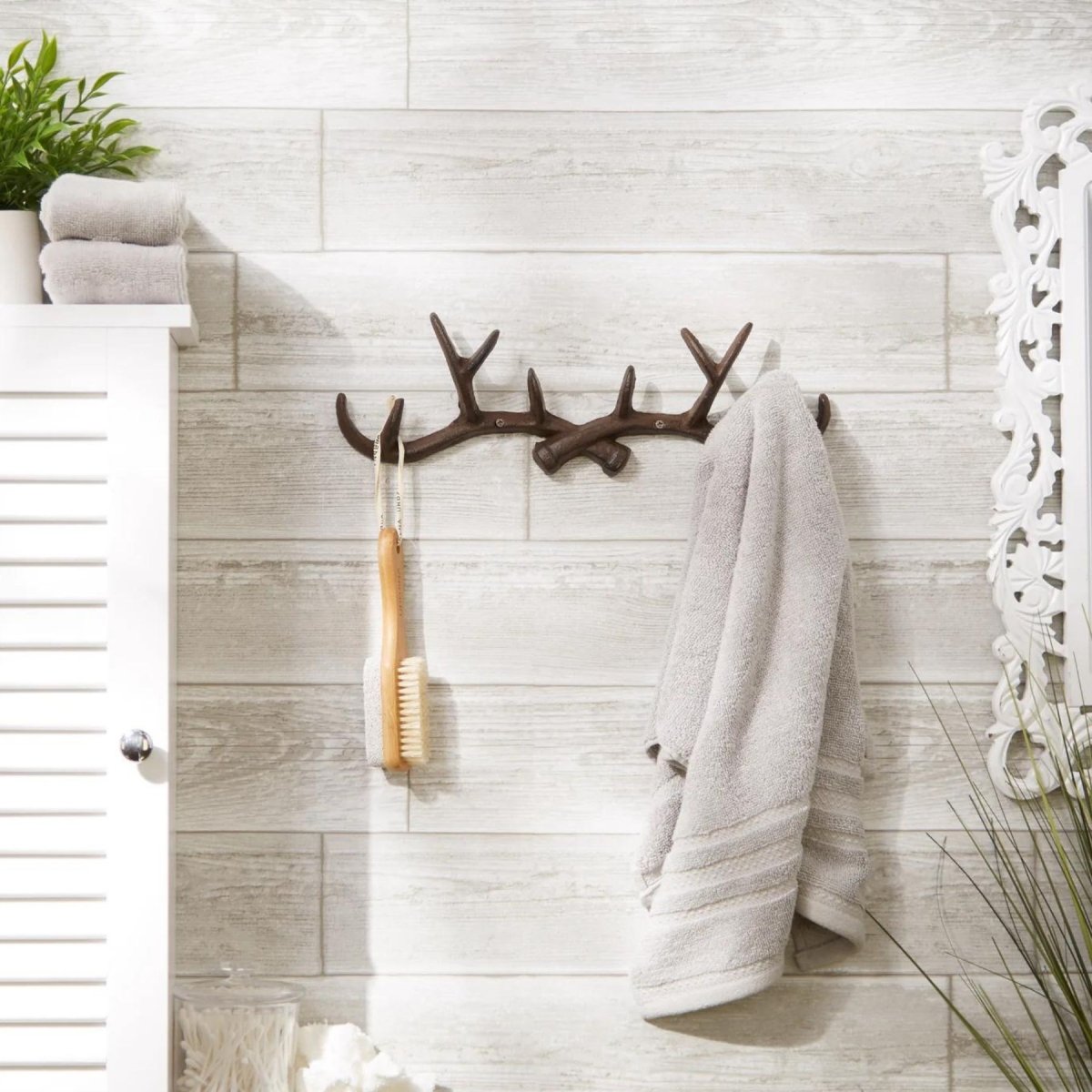 Cast Iron Wall Hook - Saunni Bee -