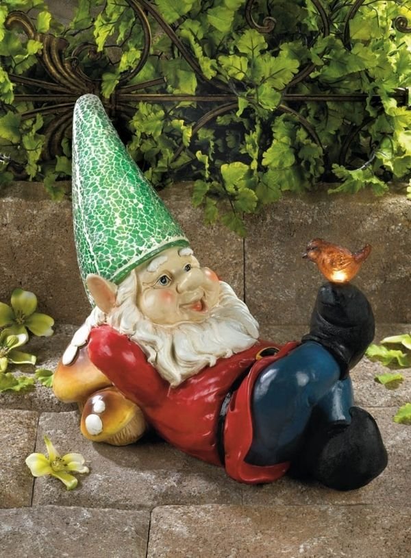 Lazy Gnome Solar Statue - Saunni Bee - Sculptures & Statues