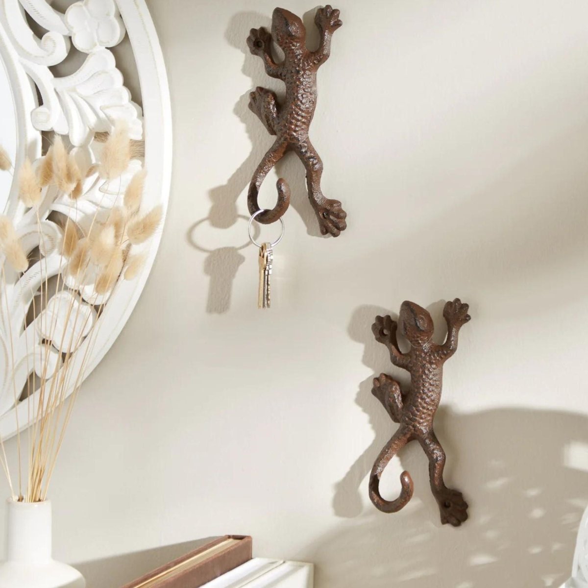 Lizard Iron Wall Hooks Set/2 - Saunni Bee - Decor
