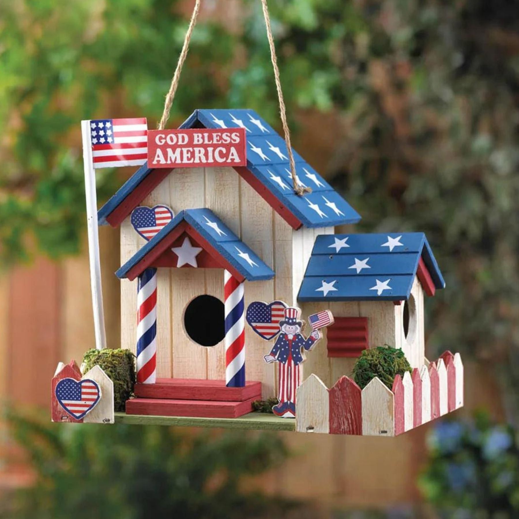 Patriotic Birdhouse - Saunni Bee - Birdhouse