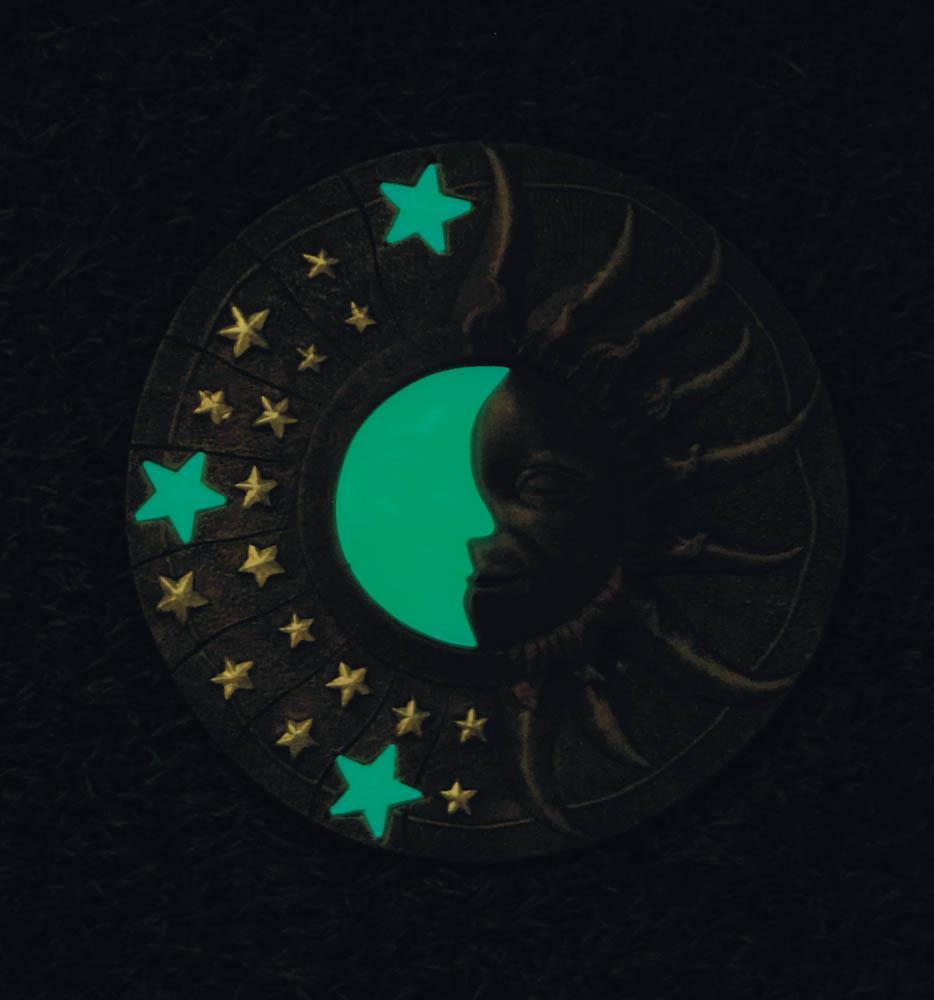 Glow-in-the-Dark Stepping Stone - Saunni Bee - Patio; Lawn & Garden